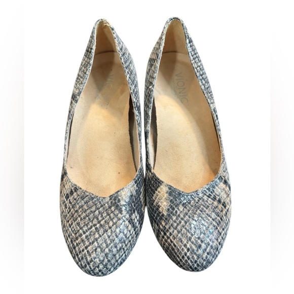 Vionic Antonia Leather Snakeskin Print Wedge Style Heel Size 6.5 - Picture 1 of 7